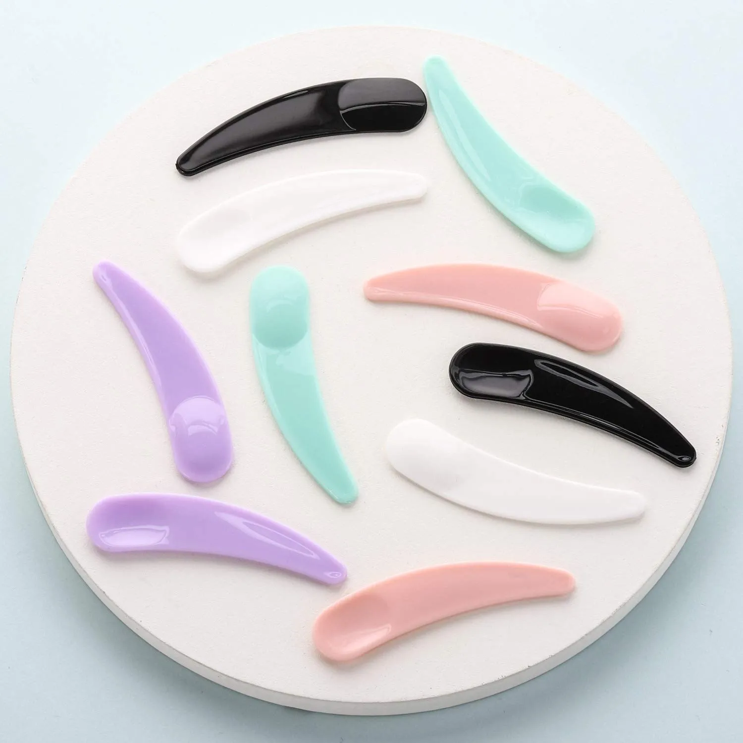 100 Pcs 20g Plastic Sample Cosmetic Containers with Lids and 10 Pcs Mini Makeup Spatula，Refillable Cosmetic Jars Lip Scrub Containers for Skincare - Multi Color