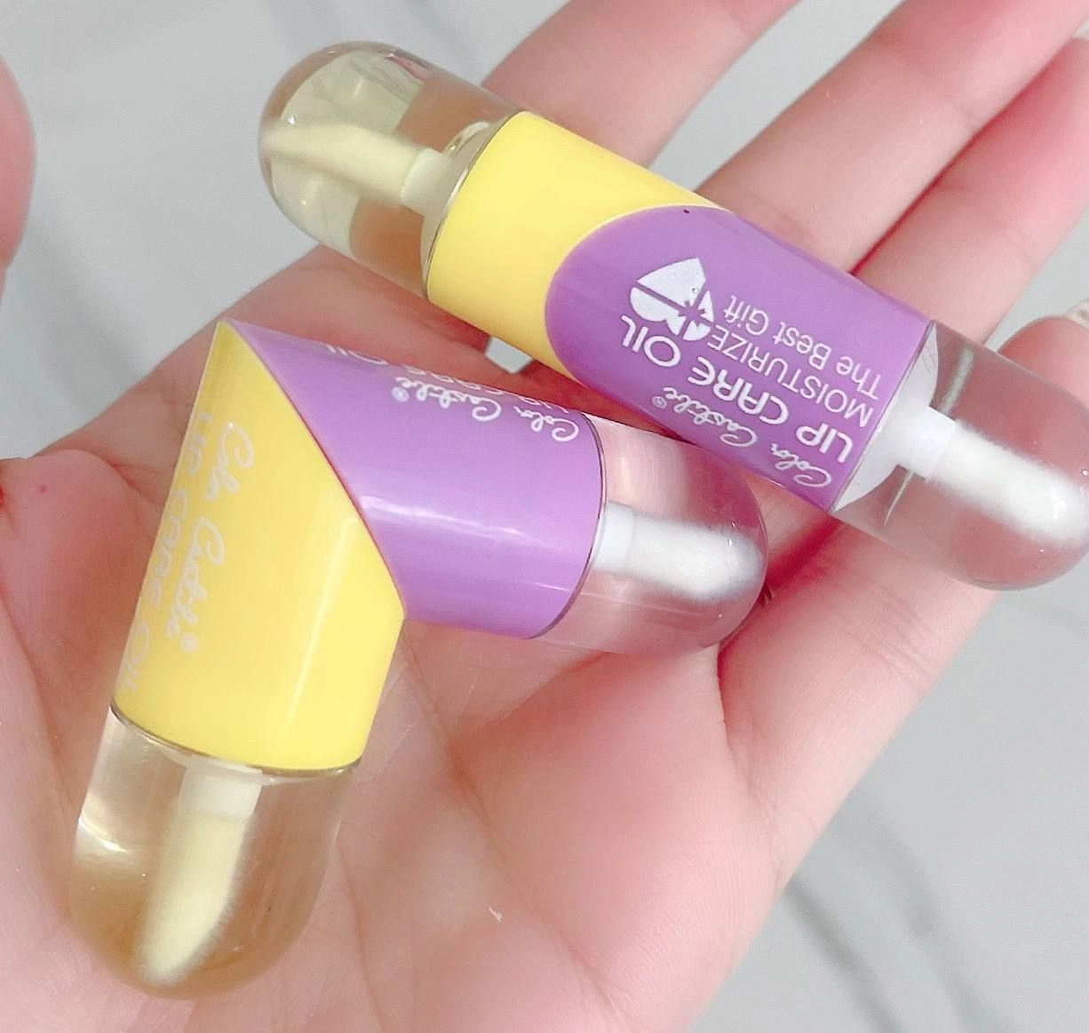 2 In 1 Moisturizing Lip Plumper Gloss