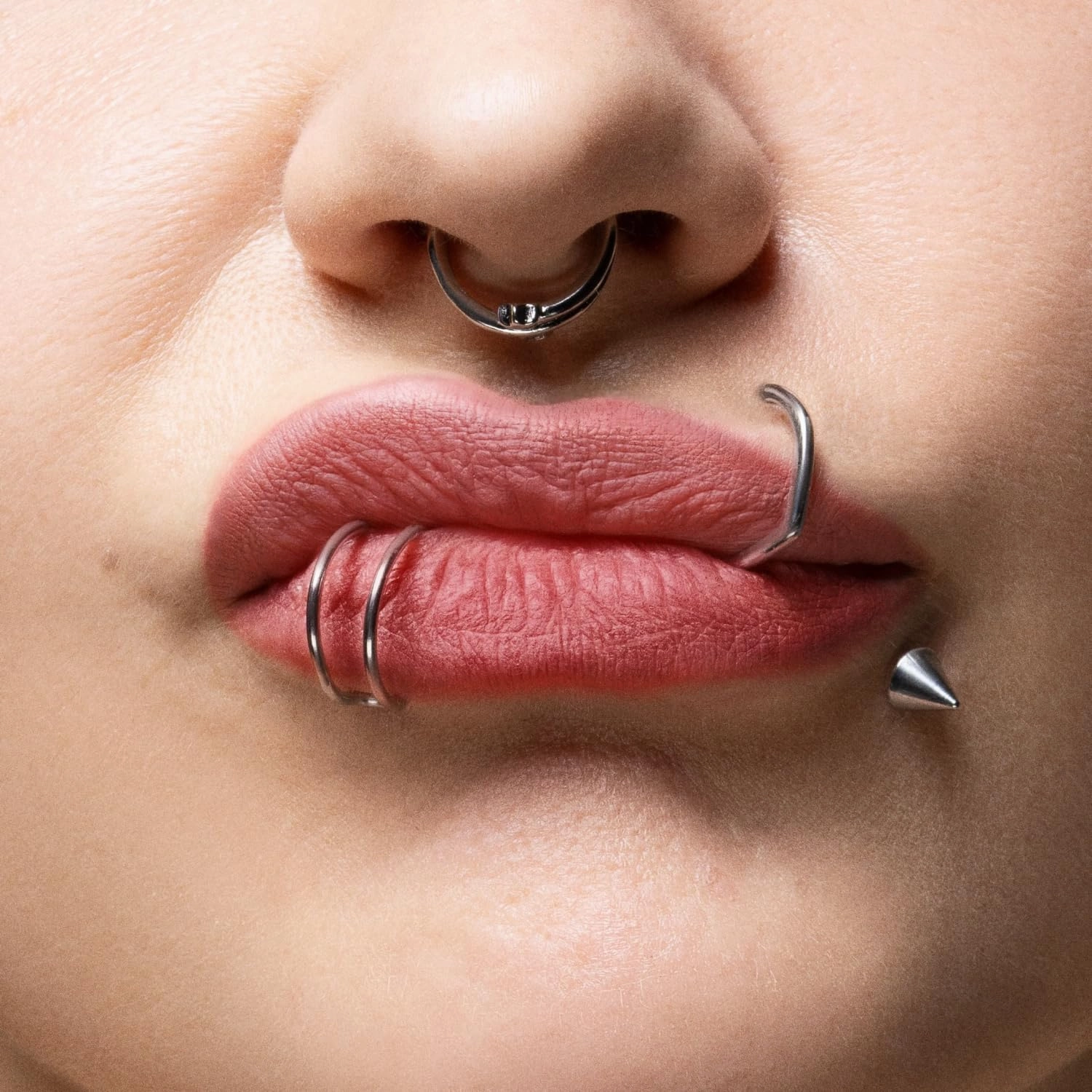 Deck of Scarlet - Wear Me Out Longwear Lipstick, Matte Finish with Moisturizing Vitamin E and Jojoba Seed Oil - Temptress