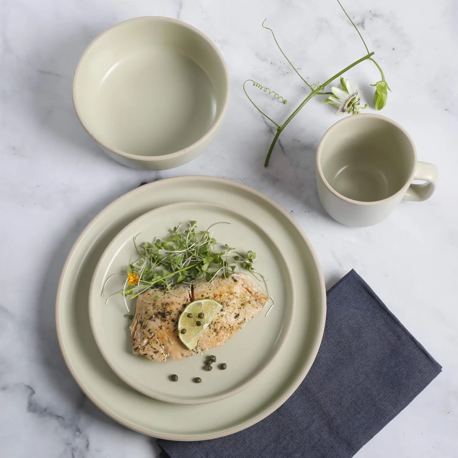 Gibson Home Zuma 16 Piece Round Kitchen Dinnerware Set, Dishes, Plates, Bowls, Mugs, Service for 4, Matte Stoneware, Cream