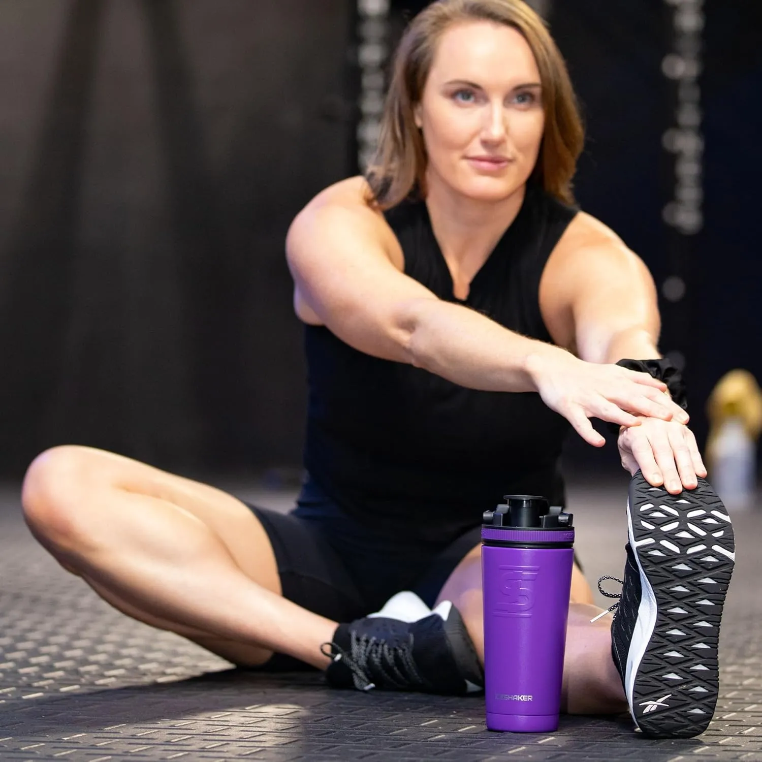 Ice Shaker Insulated Stainless Steel Shaker Bottle | 26oz, Purple | Cold for 30  Hours | Insulated Cup with Twist-on Agitator | Odor-Free Bottle for Protein Shakes, Water, Smoothies, Cocktails