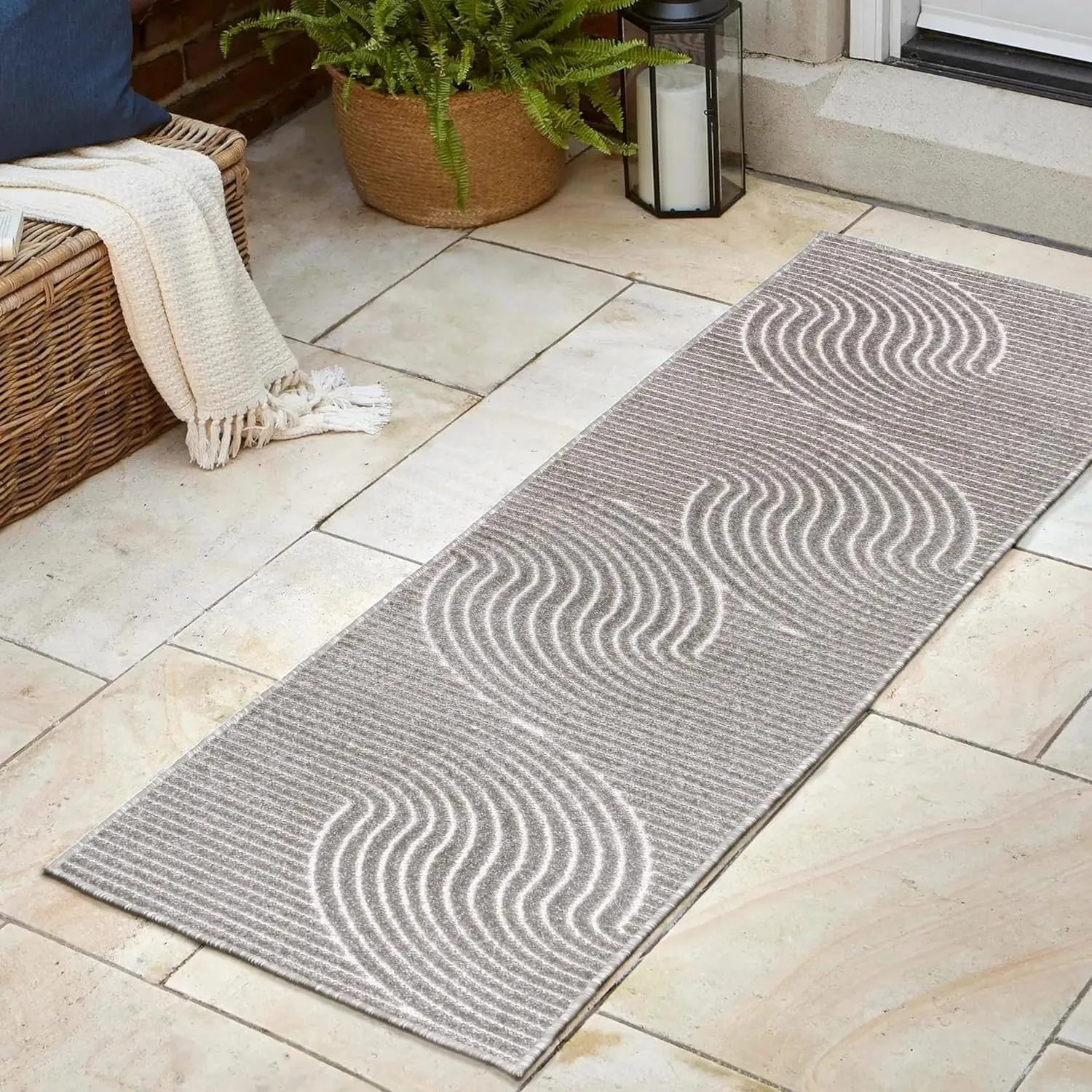JONATHAN Y SCN100A-28 Skagen High-Low Minimalist Curve Geometric Indoor/Outdoor Runner Rug, Modern, Contemporary,Geometric, Bohemian, Bedroom, Kitchen, Living Room, Non Shedding, Gray/Ivory,2' x 8'