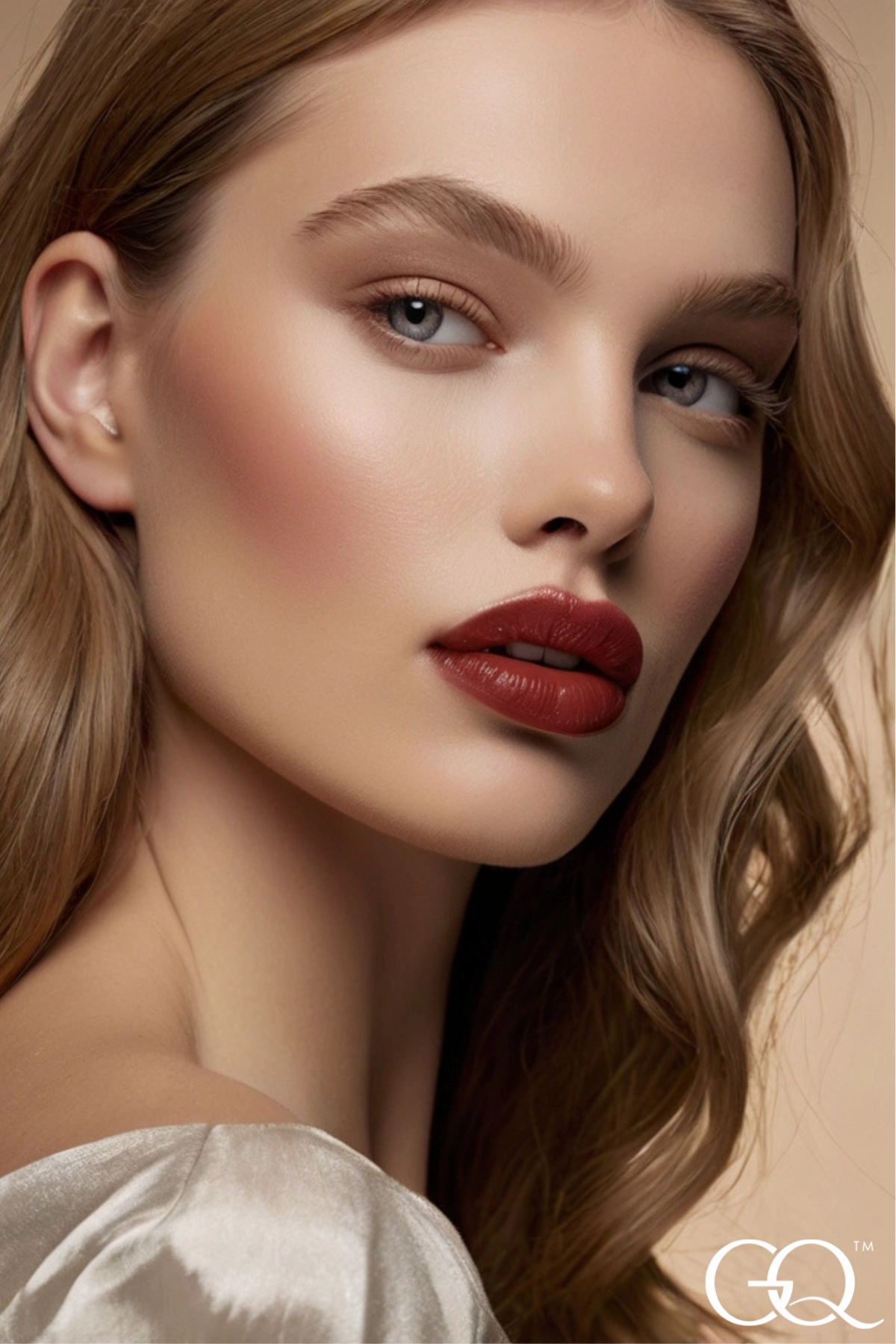 Luxury Cream Lipstick - Regal Red (3.4g) | GLOWNIQUE