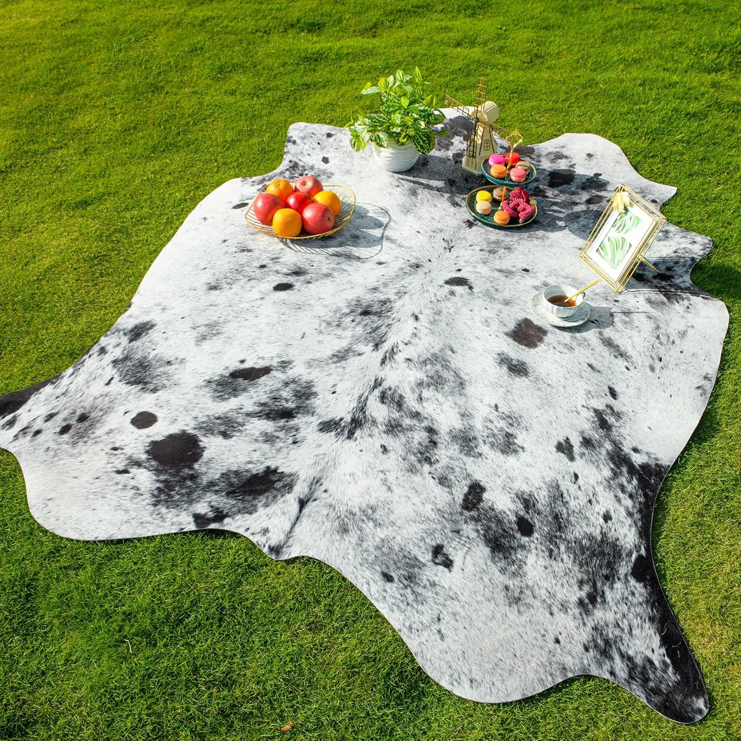 Premium Cowhide Rug, 5.2 x 6.2 Feet, Western Decor Faux Cowhide, Thickened Cow Print, For Bedroom, Living Room, Home Office Decor