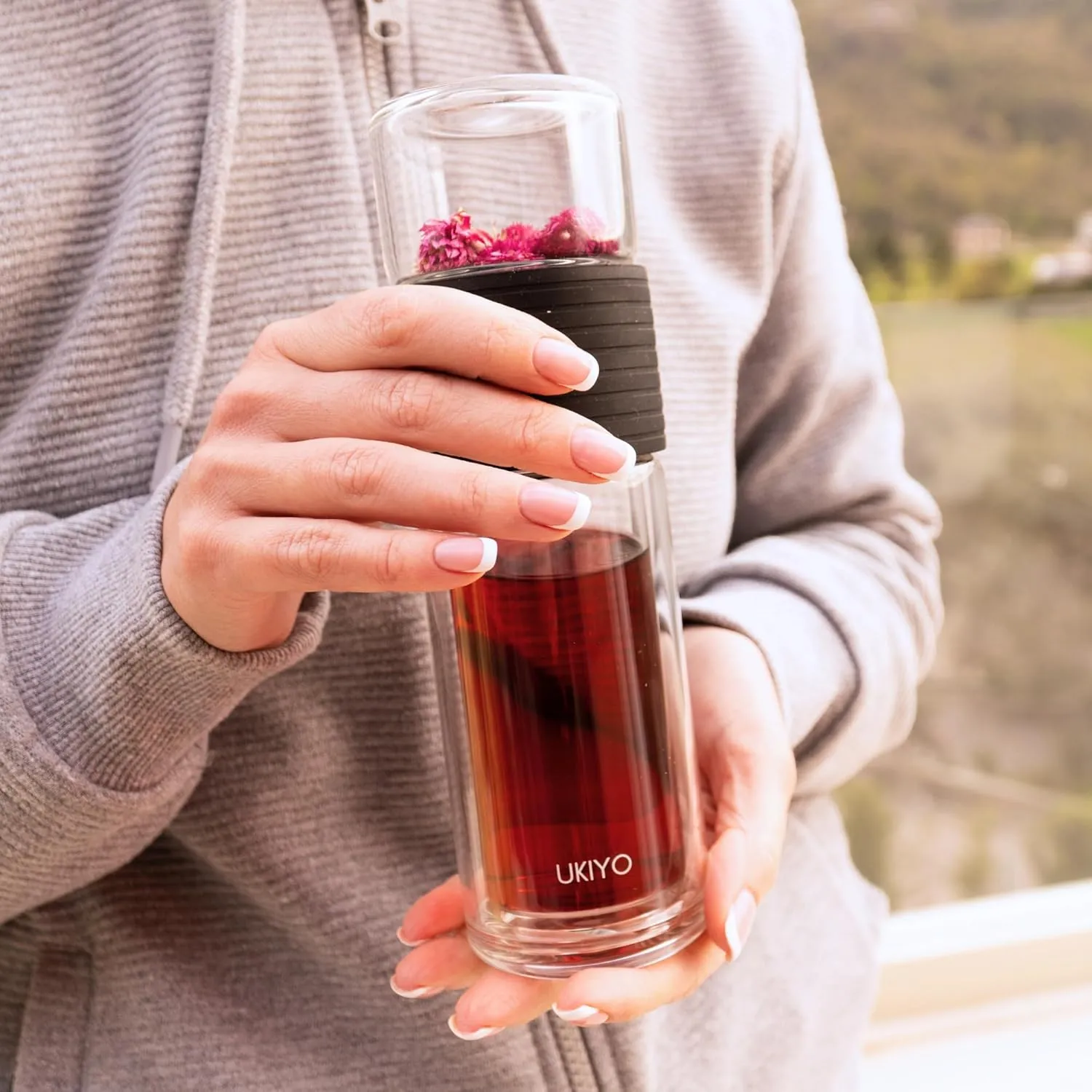 Ukiyo Sense Premium Double-Wall Glass Tea & Fruit Infuser Bottle - Travel Tumbler with Stainless Steel Filter and Neoprene Sleeve